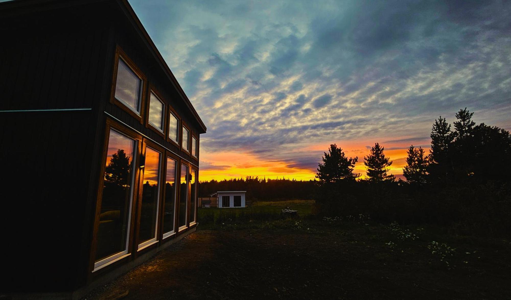 Reindeer River Lights Lodge Kiruna Bagian luar foto