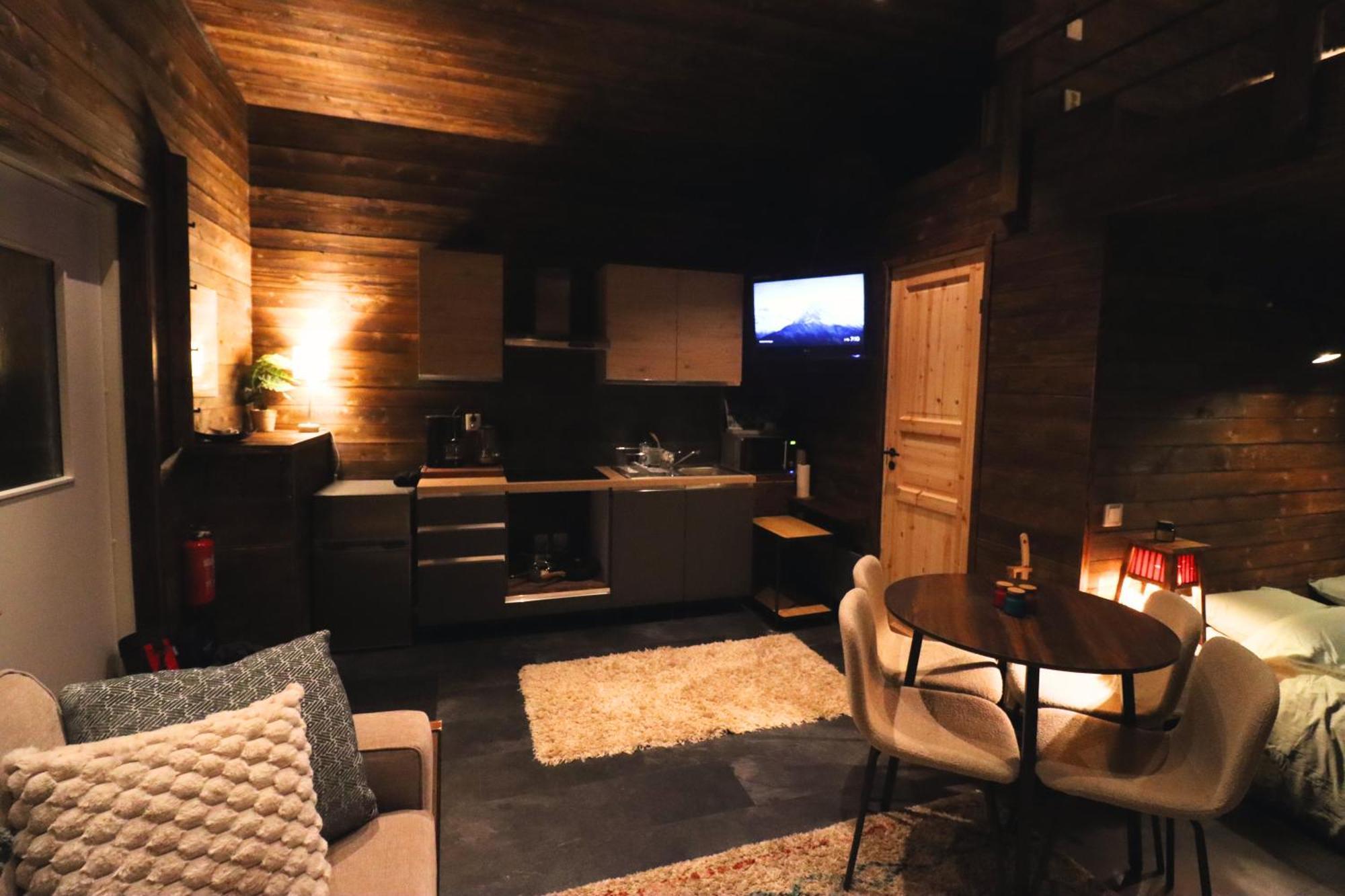 Reindeer River Lights Lodge Kiruna Bagian luar foto