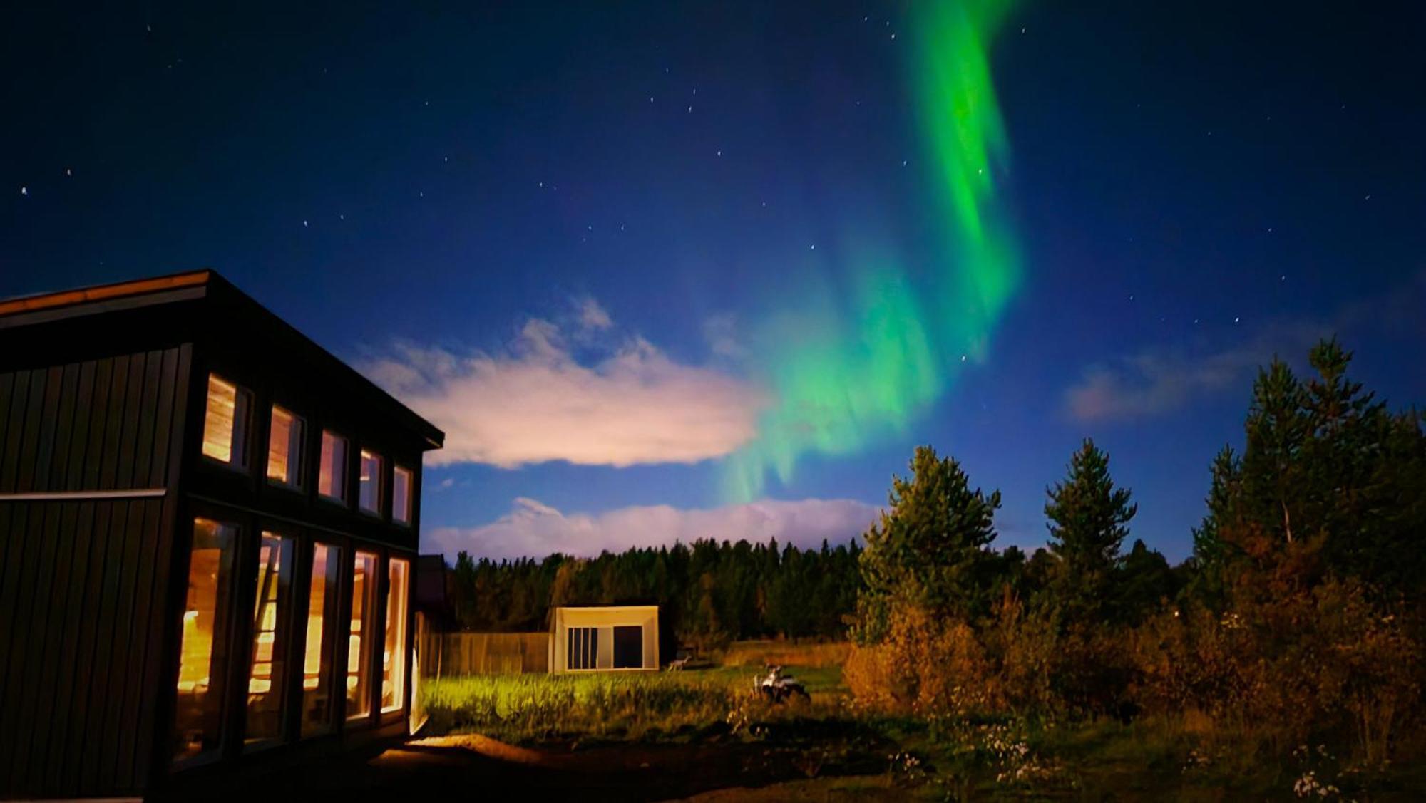 Reindeer River Lights Lodge Kiruna Bagian luar foto